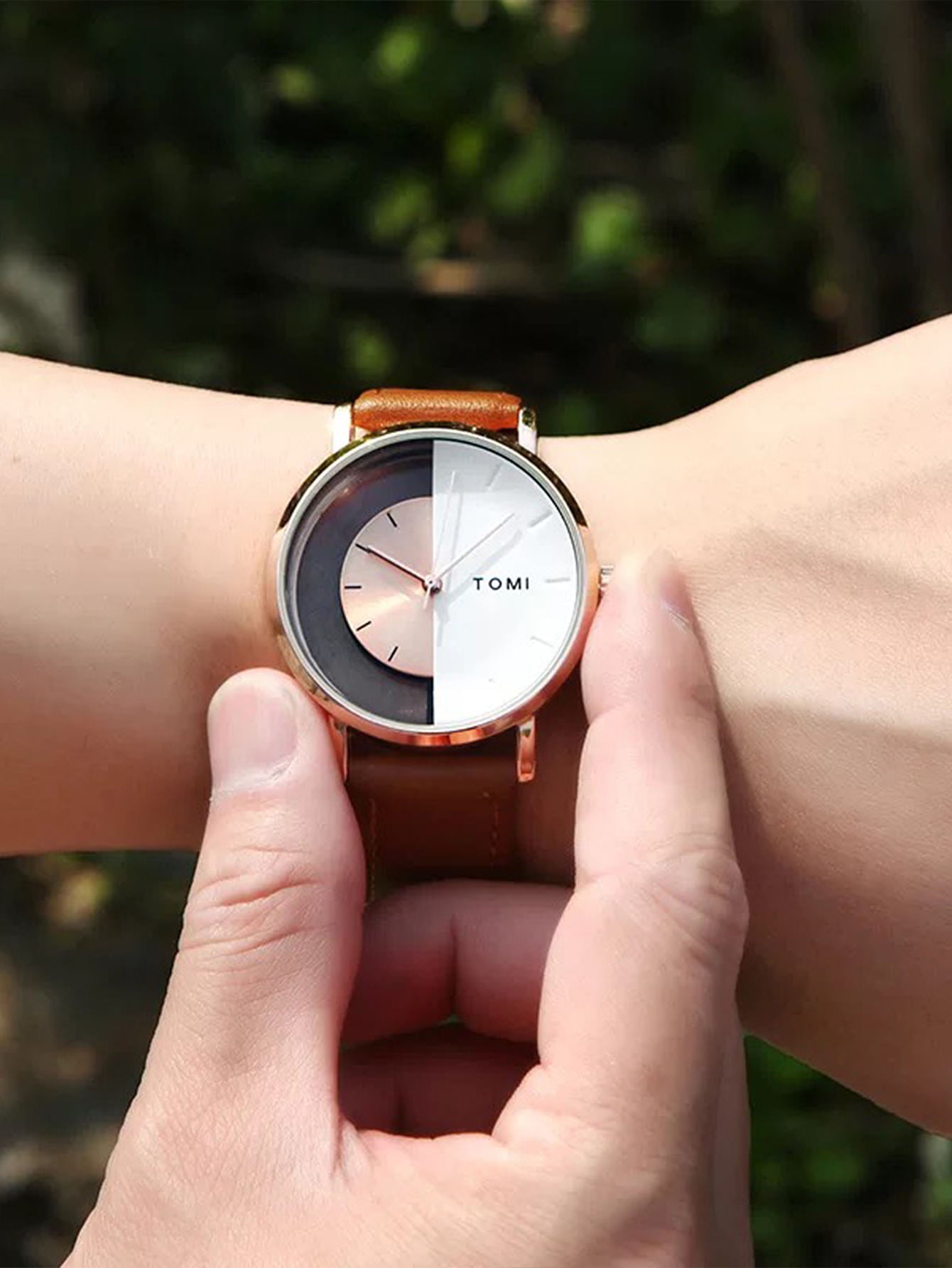 TOMI T-080 hollow design half-transparent quartz watch